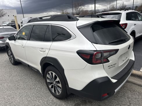Used 2025 Subaru Outback Limited image 8