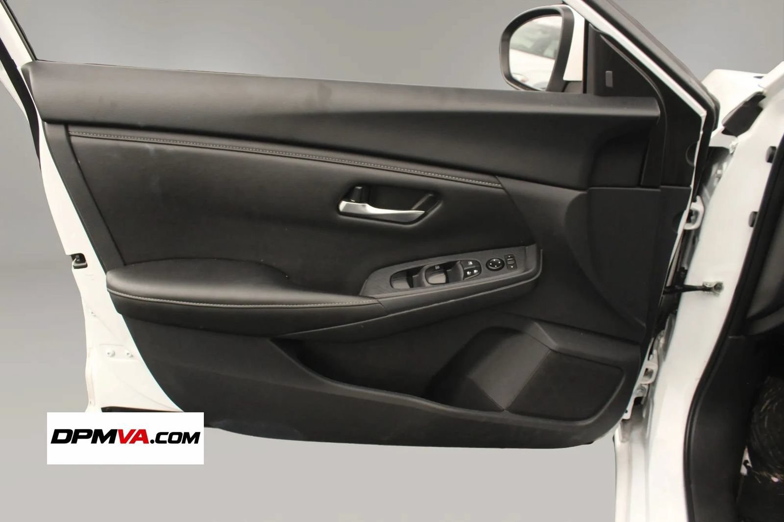 Used 2024 Nissan Sentra SV FWD image 14