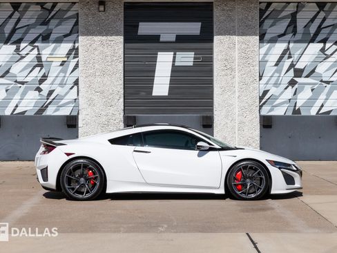 Used 2017 Acura NSX image 18