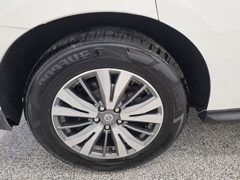 Used 2020 Nissan Pathfinder SL FWD image 34