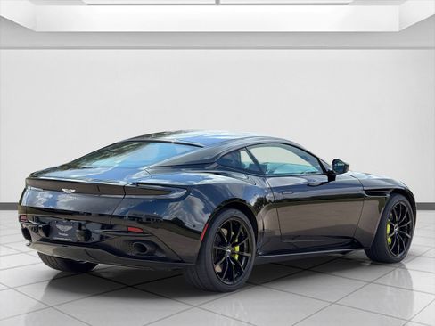 Used 2019 Aston Martin DB11 AMR RWD image 9