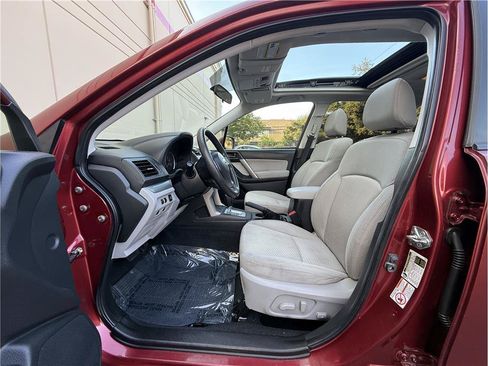Used 2015 Subaru Forester 2.5i Premium w/ All-Weather Package AWD/4WD image 19