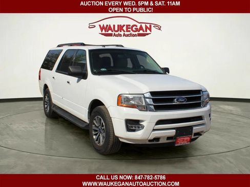 Used 2017 Ford Expedition EL XLT w/ Equipment Group 202A AWD/4WD image 3
