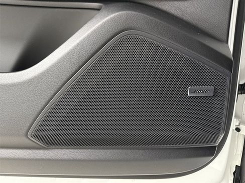 Certified 2022 Porsche Cayenne w/ Premium Package Plus image 32