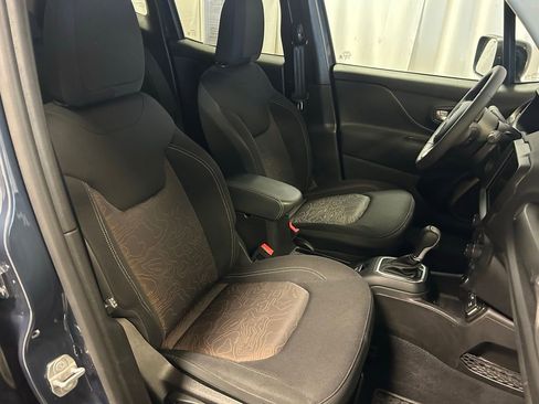 Used 2023 Jeep Renegade Latitude image 21