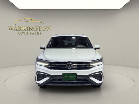 Used 2022 Volkswagen Tiguan SE image 2
