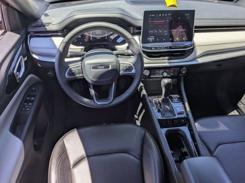 Used 2025 Jeep Compass Limited AWD/4WD image 24