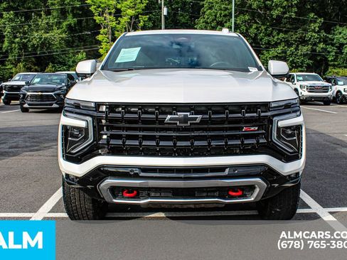 Used 2025 Chevrolet Suburban Z71 AWD/4WD image 9