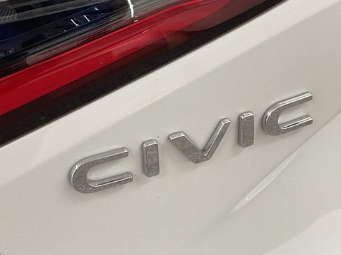 Used 2023 Honda Civic Sport image 25