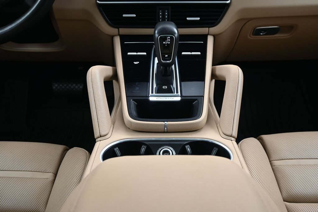 Certified 2022 Porsche Cayenne AWD/4WD image 10