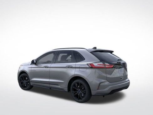 Used 2024 Ford Edge SE w/ Black Appearance Package image 6