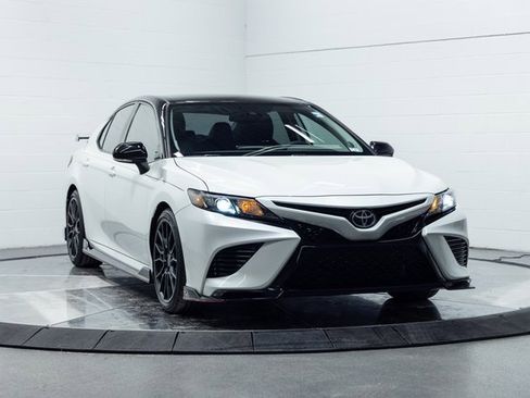 Used 2023 Toyota Camry XSE image 4