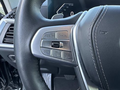 Used 2025 BMW X7 xDrive40i image 32