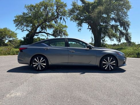 Used 2022 Nissan Altima 2.5 SR image 9