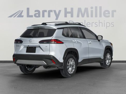 New 2026 Toyota Corolla Cross LE image 5