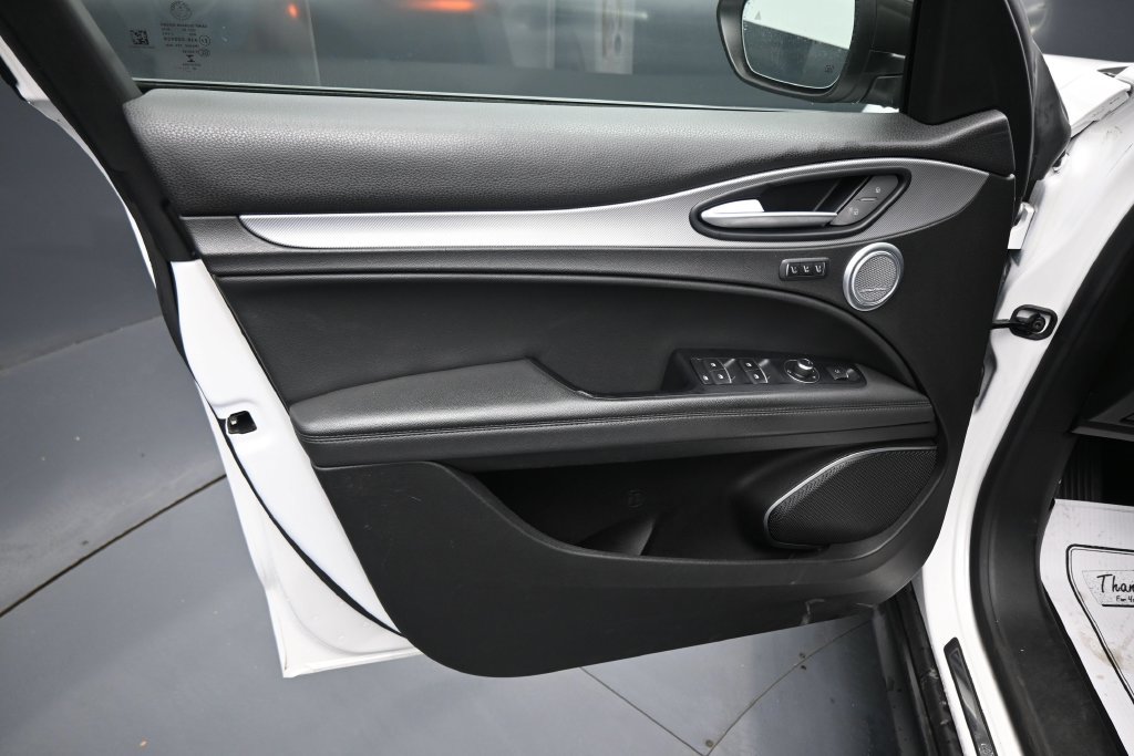 Used 2019 Alfa Romeo Stelvio Ti w/ TI Performance Package AWD/4WD image 10