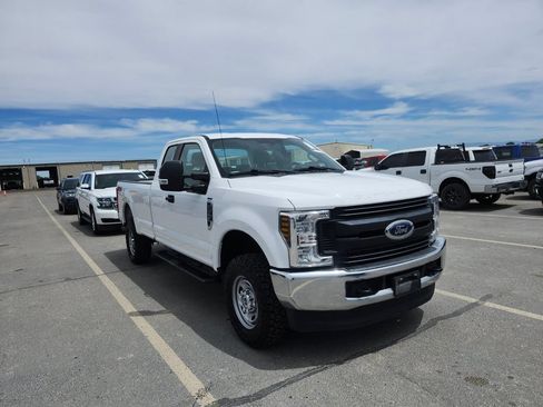 Used 2018 Ford F250 XL w/ Power Equipment Group AWD/4WD image 2