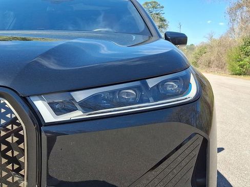 Used 2023 BMW iX xDrive50 w/ Sport Package image 11