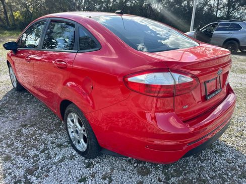 Used 2014 Ford Fiesta SE image 6