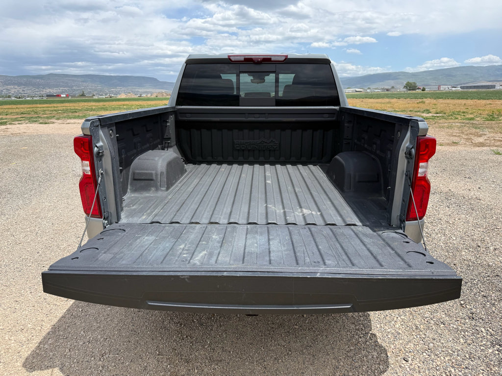 Used 2023 Chevrolet Silverado 1500 High Country w/ Technology Package AWD/4WD image 12