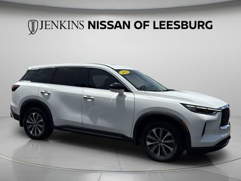 Used 2023 INFINITI QX60 Pure FWD image 2