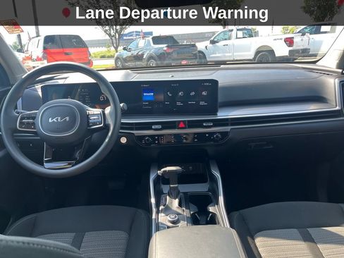 Used 2024 Kia Sorento LX FWD image 16
