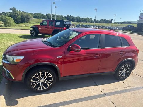 Used 2019 Mitsubishi Outlander Sport SE FWD image 4