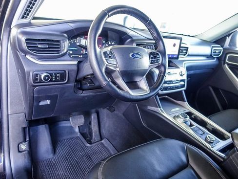 Used 2023 Ford Explorer XLT w/ Equipment Group 202A image 2