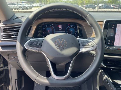 New 2026 Volkswagen Atlas SE image 14