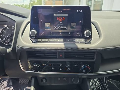 Used 2026 Nissan Rogue S FWD image 19
