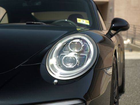 Used 2017 Porsche 911 Carrera RWD image 14