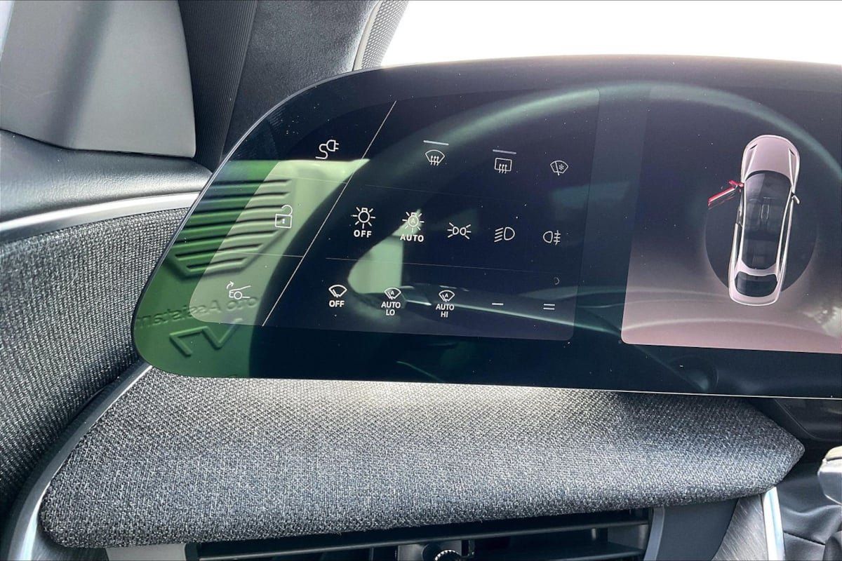 Used 2024 Lucid Air Pure RWD image 34