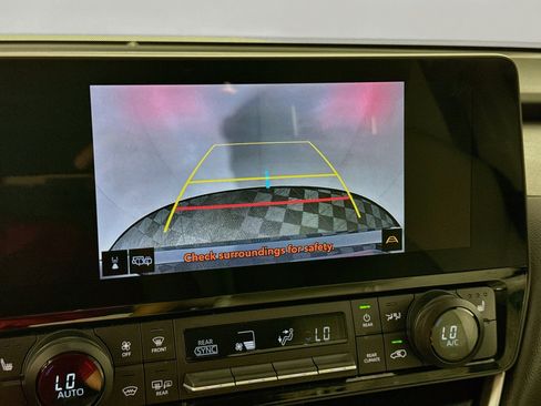 Certified 2024 Toyota Grand Highlander AWD image 16