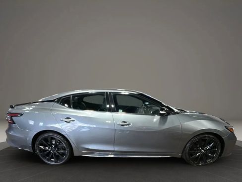 Used 2019 Nissan Maxima SR w/ Premium Package image 6