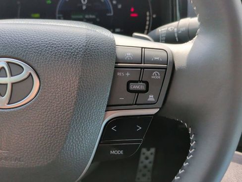 Used 2026 Toyota Camry SE FWD image 15