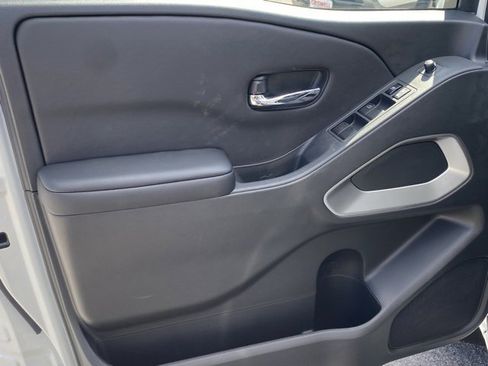 New 2025 Nissan Frontier SV image 12