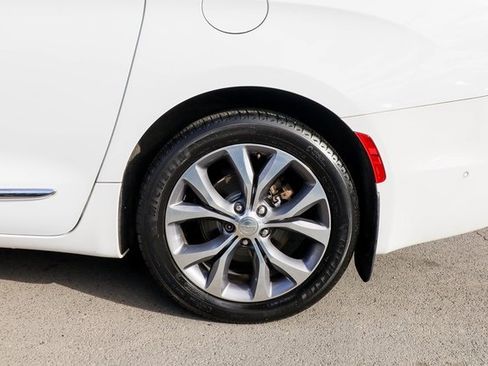 Used 2020 Chrysler Pacifica Limited w/ Tire & Wheel Group image 23