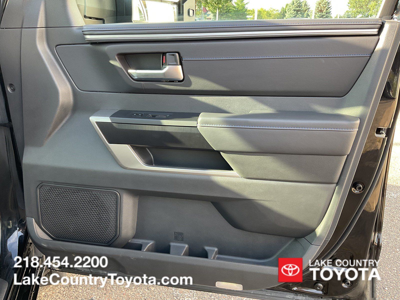 Used 2025 Toyota Sequoia Platinum AWD/4WD image 15
