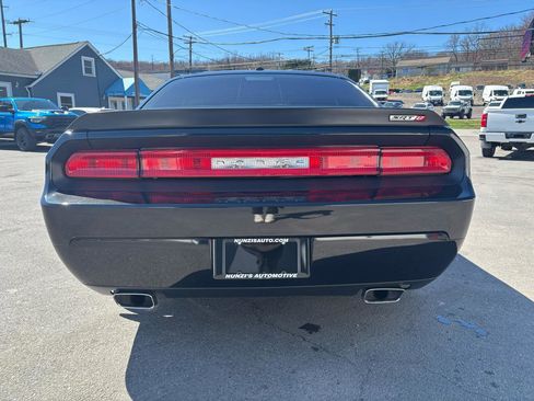 Used 2009 Dodge Challenger SRT8 w/ SRT Option Group II image 4