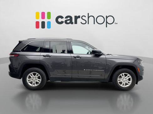Used 2023 Jeep Grand Cherokee Laredo AWD/4WD image 6