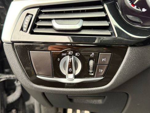 Used 2018 BMW M550i xDrive M550i xDrive w/ Dynamic Handling Package image 22