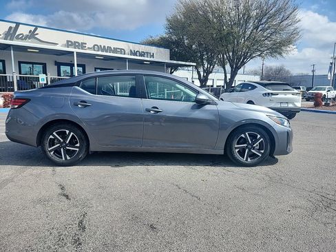Used 2024 Nissan Sentra SV image 2