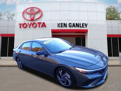 Used 2025 Hyundai Elantra Sport w/ Cargo Package