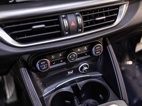 New 2025 Alfa Romeo Stelvio Sprint image 29