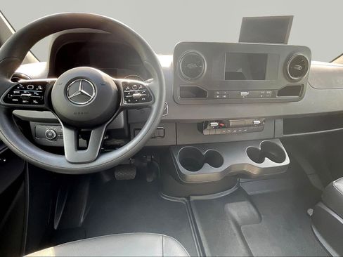 New 2024 Mercedes-Benz Sprinter 2500 w/ Acoustic Package image 8