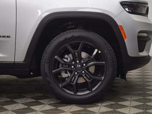 New 2025 Jeep Grand Cherokee Limited AWD/4WD image 7