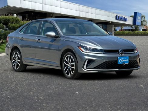 Used 2026 Volkswagen Jetta SE FWD image 10