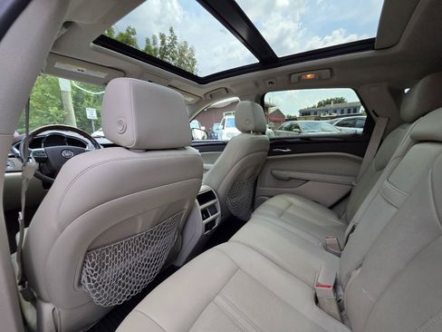Used 2011 Cadillac SRX Luxury FWD image 31