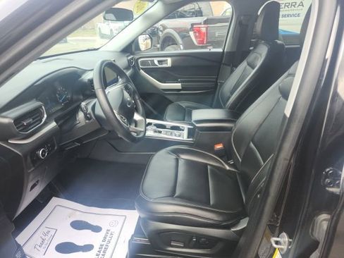 Used 2024 Ford Explorer XLT w/ Equipment Group 202A image 24