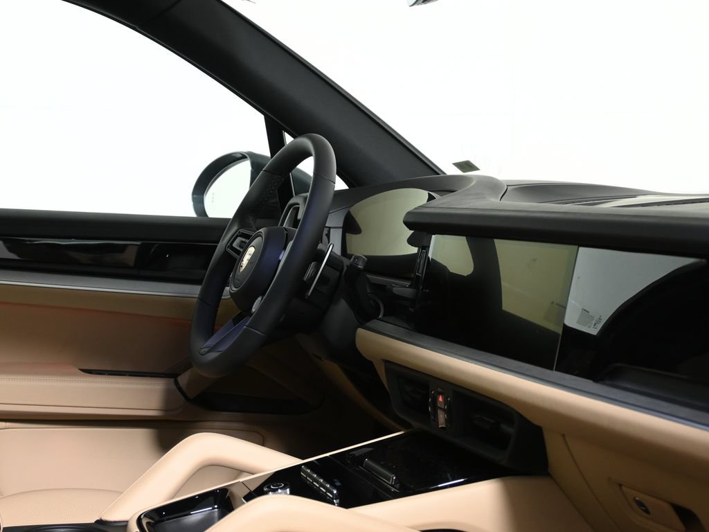 Used 2026 Porsche Cayenne AWD/4WD image 37